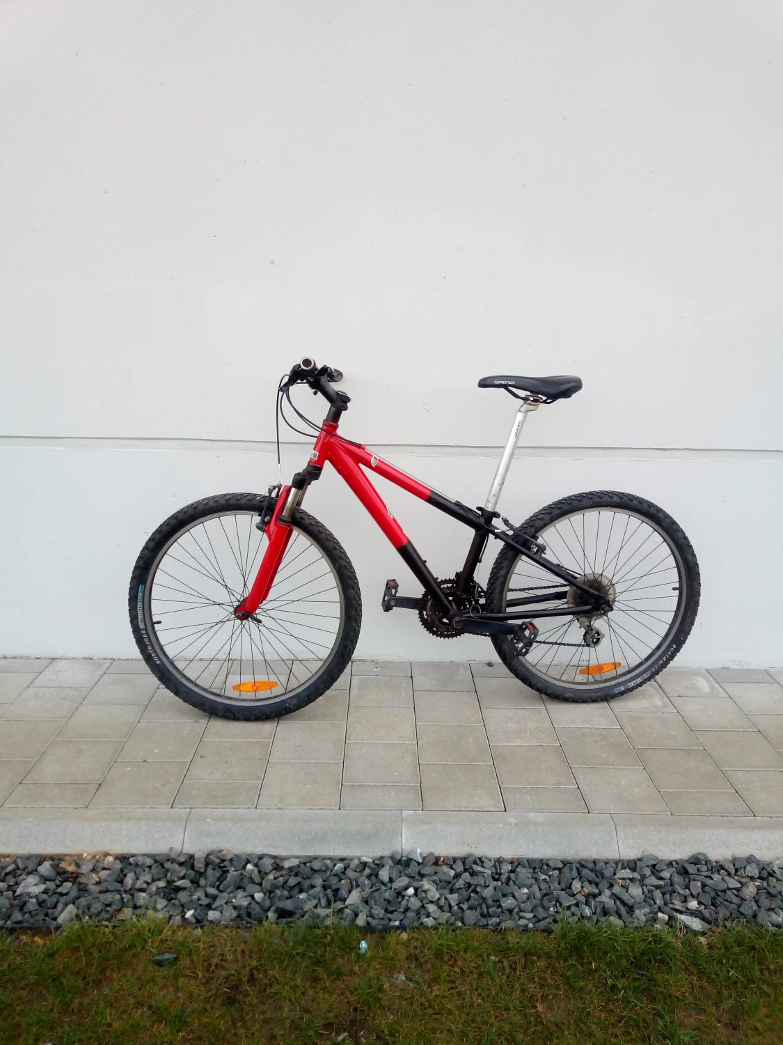 1. Mountain Bike Trek 3series 3700, 26inch