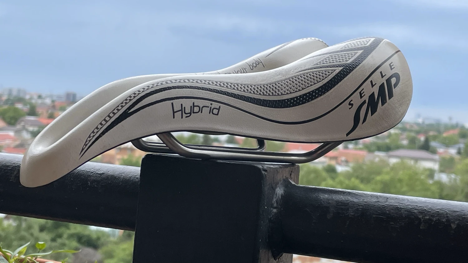 1. Șa Selle SMP Hybrid
