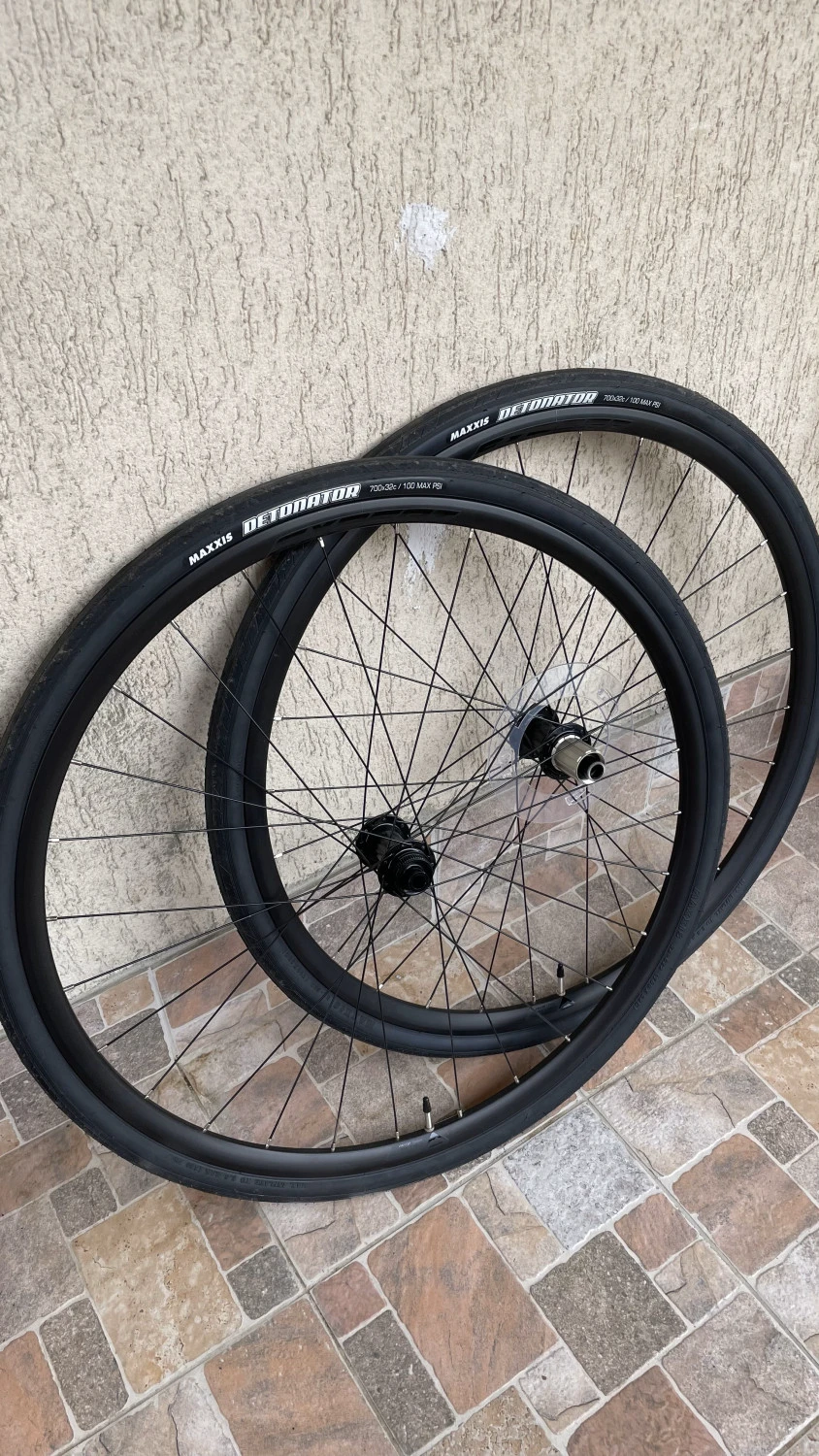 1. Set Roti Merida Expert SL + cauciucuri Maxis Detonator