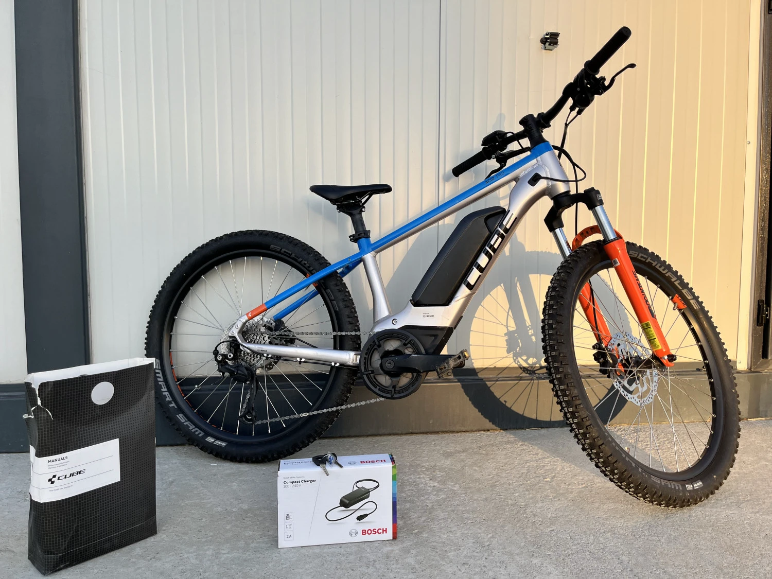 1. EBike Copii Cube Acid 240 Hybrid Pro 400 Action Team