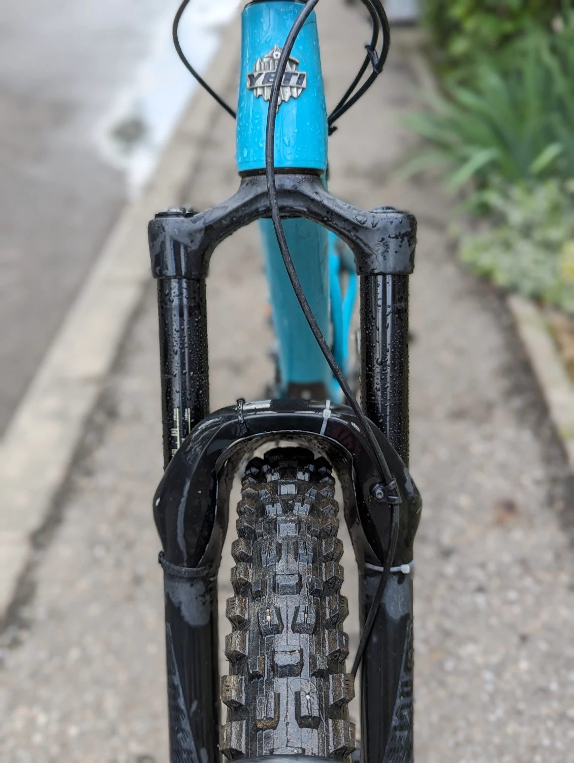 8. Vând bicicletă MTB Yeti SB6c 27.5", S Carbon