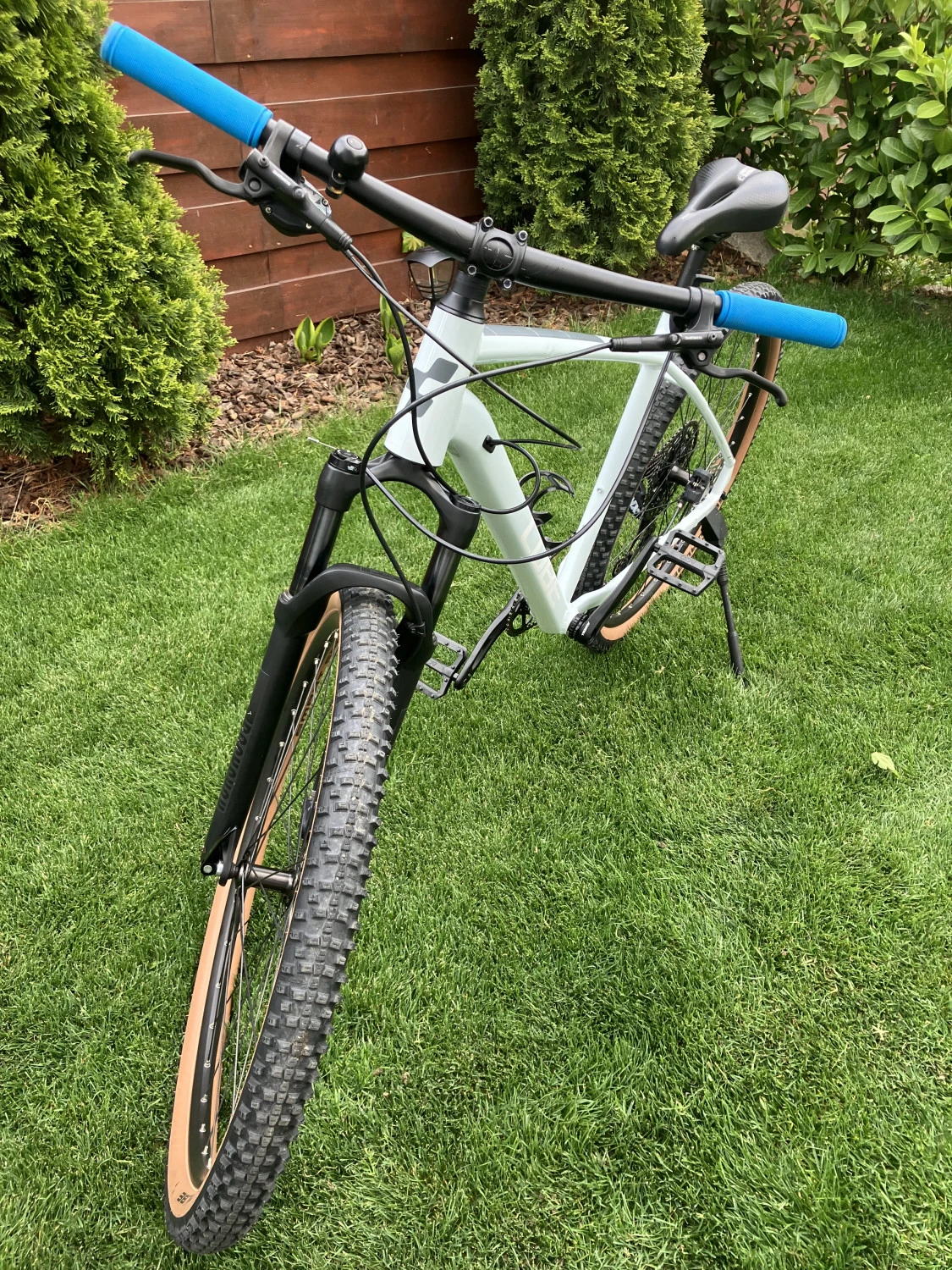 9. MTB CUBE ACID 29" XL