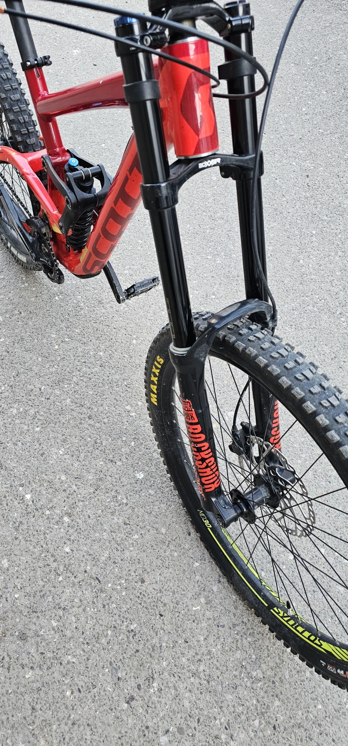 4. VAND URGENT MTB Scott Gambler 730