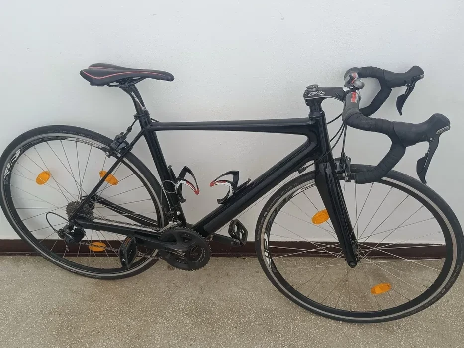 3. Bicicleta cursiera carbon Fuji Altamira 54 Shimano 105 2x10sp
