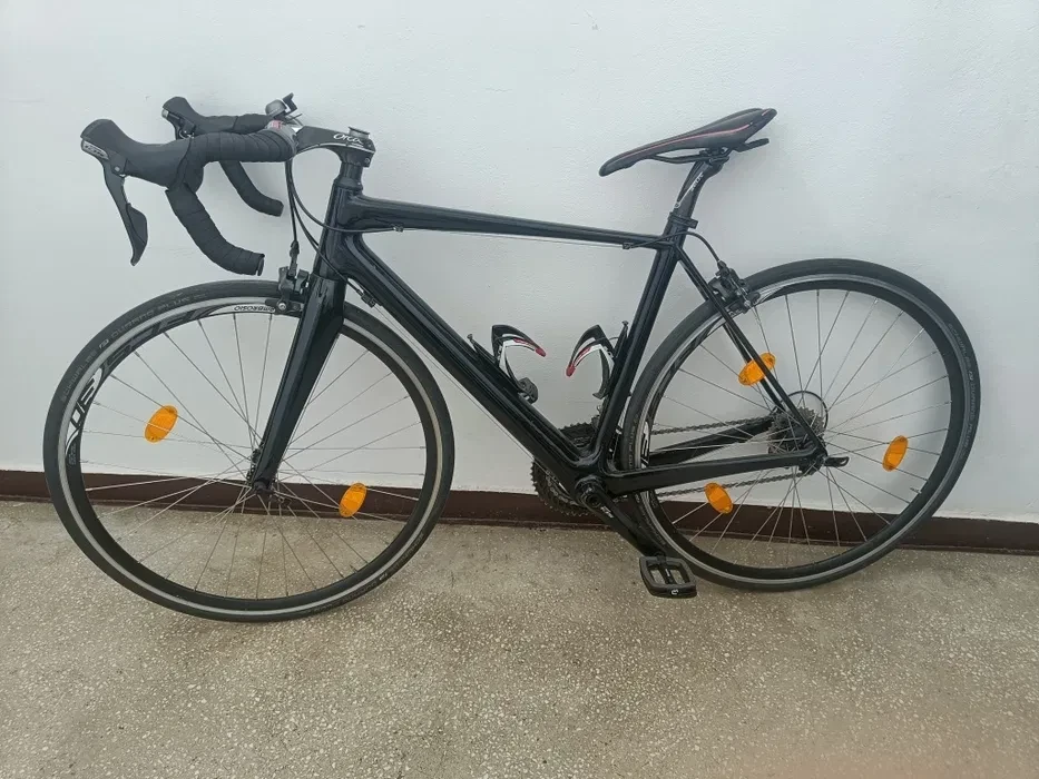 1. Bicicleta cursiera carbon Fuji Altamira 54 Shimano 105 2x10sp