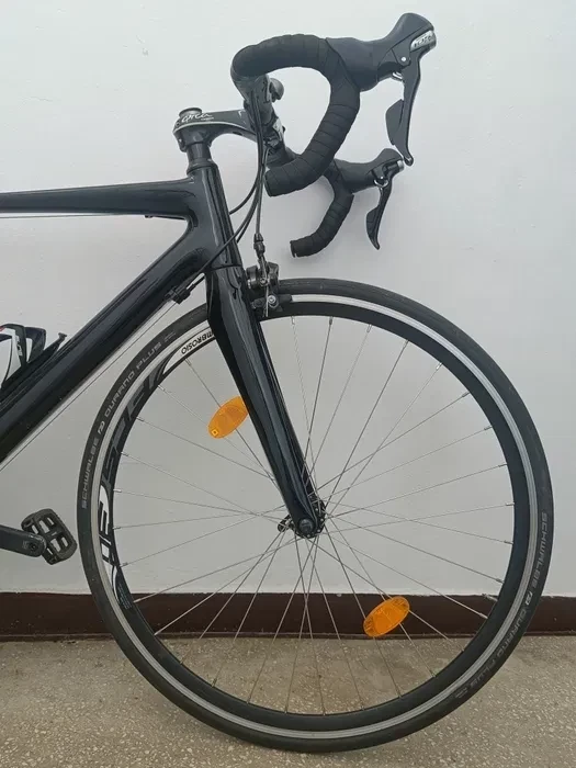 2. Bicicleta cursiera carbon Fuji Altamira 54 Shimano 105 2x10sp