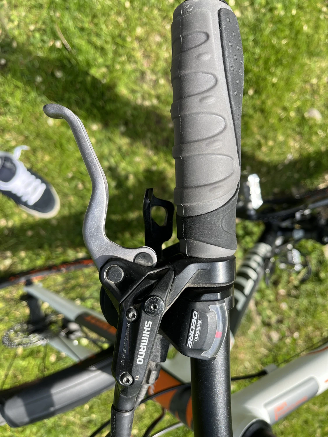 4. Bicicleta trekking Whyte Street Comfort Lite 28" deore xt
