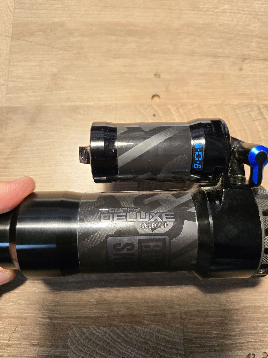 1. RockShox Super Deluxe Select+ RT, 230 mm x 62.5 mm