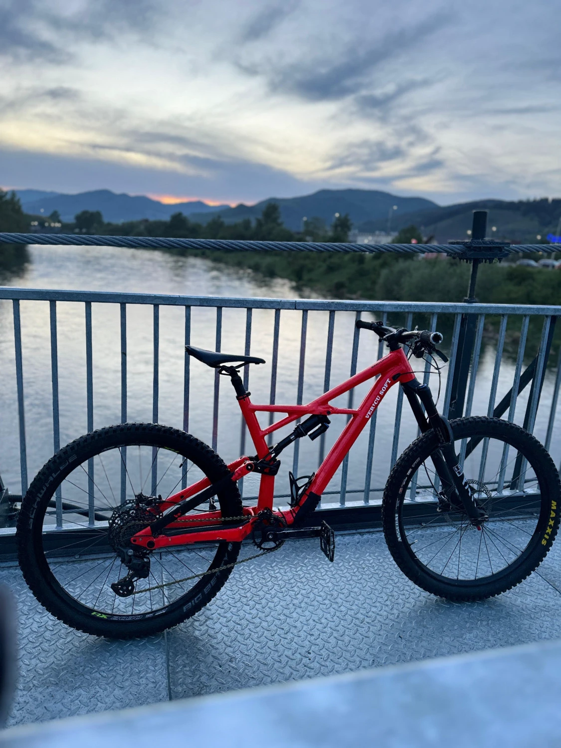 16. MTB Specialized Enduro Comp 2019 27.5 M/L Full suspension