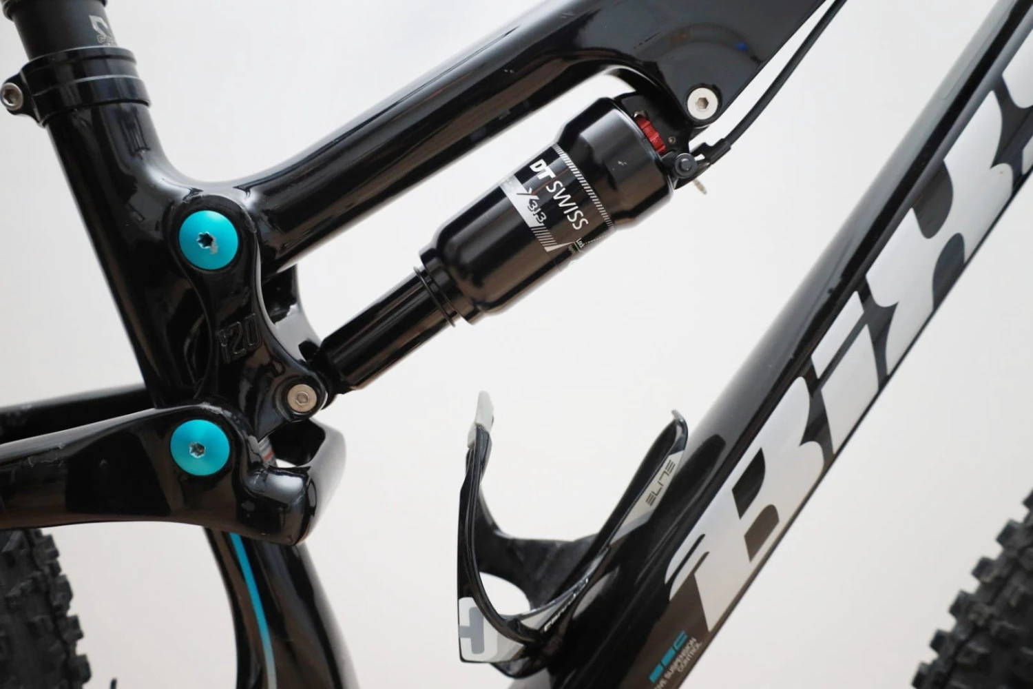 3. Bicicleta MTB Bixs Mariposa Sign 120 Carbon, cadru M