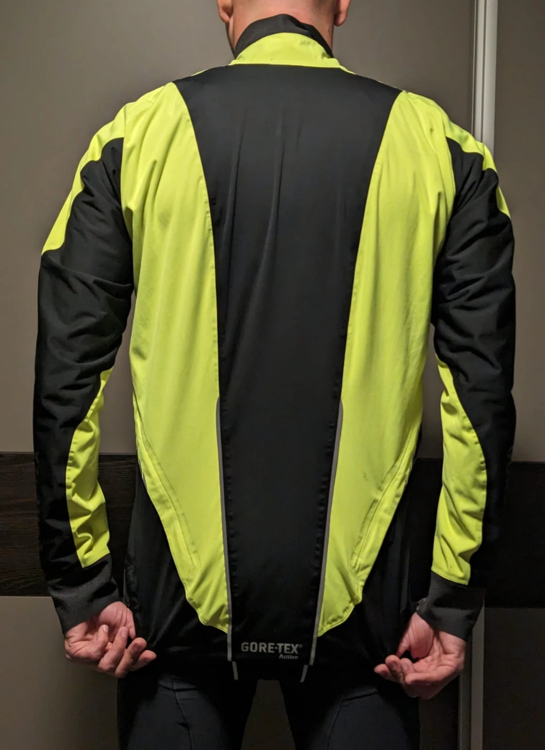 4. Jacheta ciclism Gore Bike Wear Goretex, marimea L