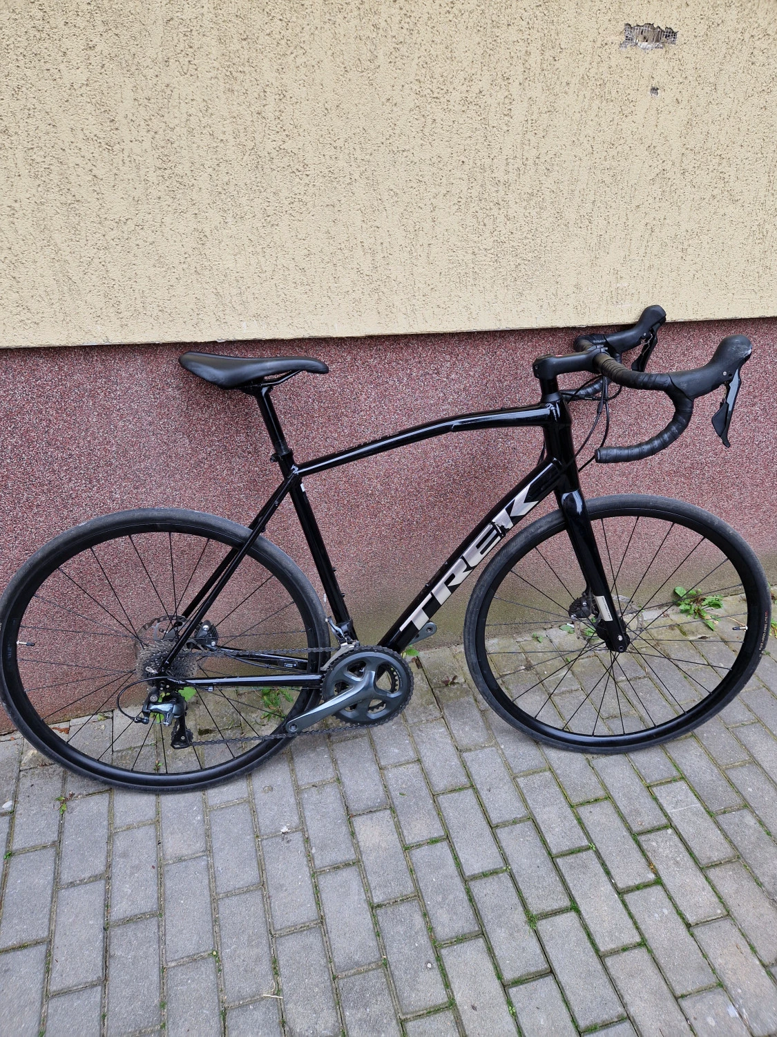 1. Cursiera sosea Trek Domane AL 4 Disc