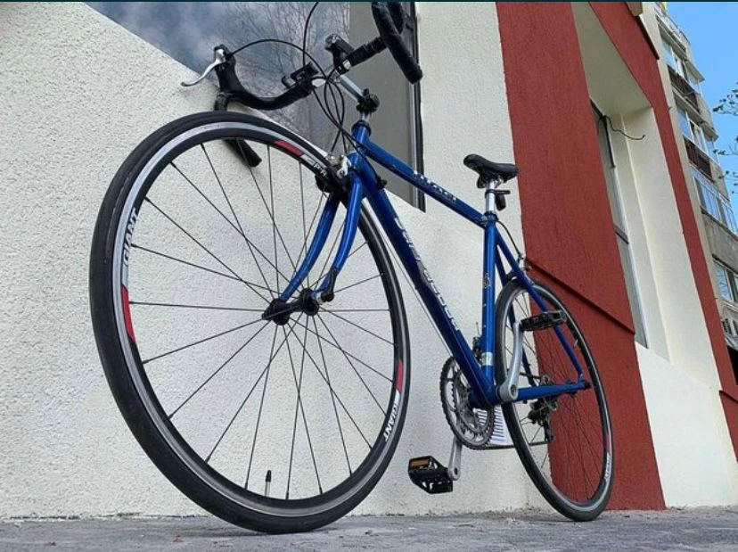 3. CURSIERA de VITEZA - Tifosi Baracuda Cadru M-L, usoara si rapida (Roti GIANT, Cauciuc Michelin ProRace3 Si Continental Gatorskin)