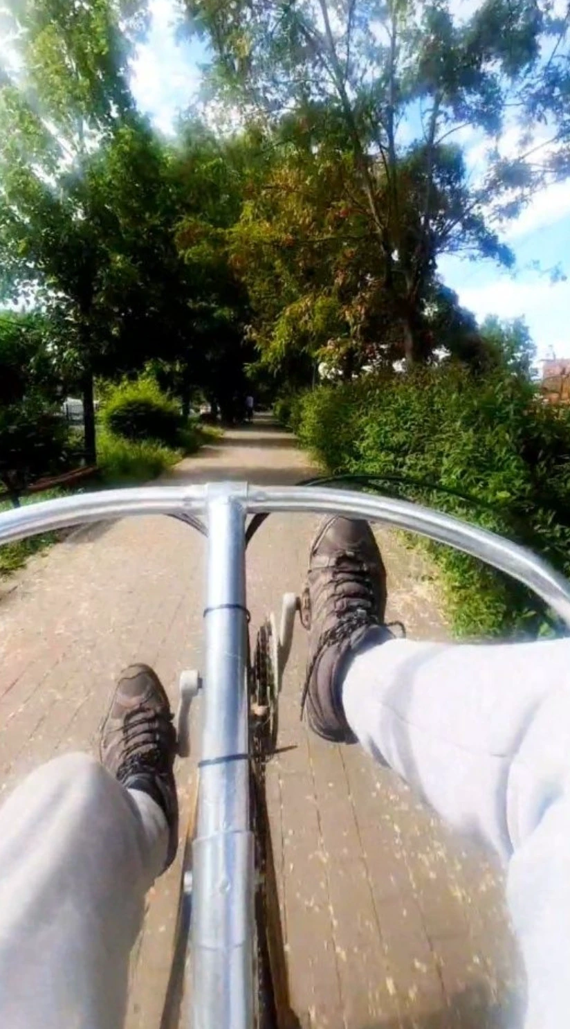 2. Bicicletă orizontală - recumbent