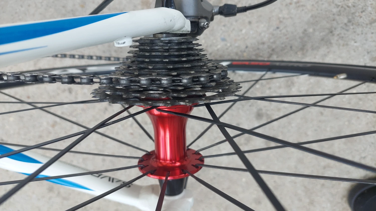 11. Cursieră Cannondale Caad 8+