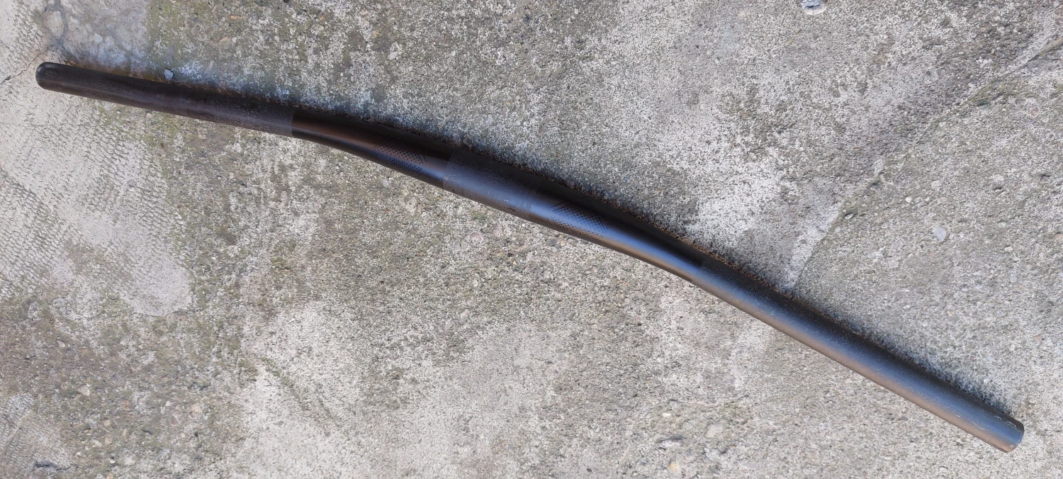 1. Ghidon Carbon flatbar Merida Team 740mm - 126gr