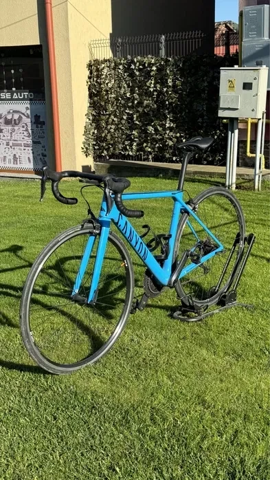 1. Cursieră Canyon Ultimate CF SL 8 Di2 din 2020, mărime XS