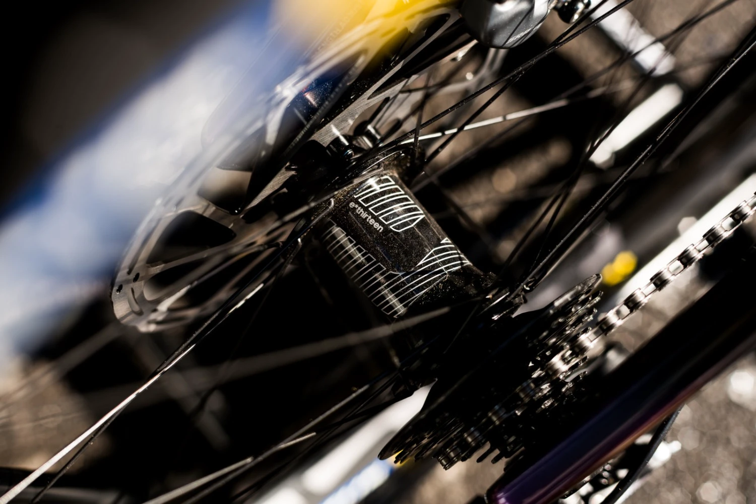 11. Bicicleta MTB Mondraker Summum R model 2024, noua