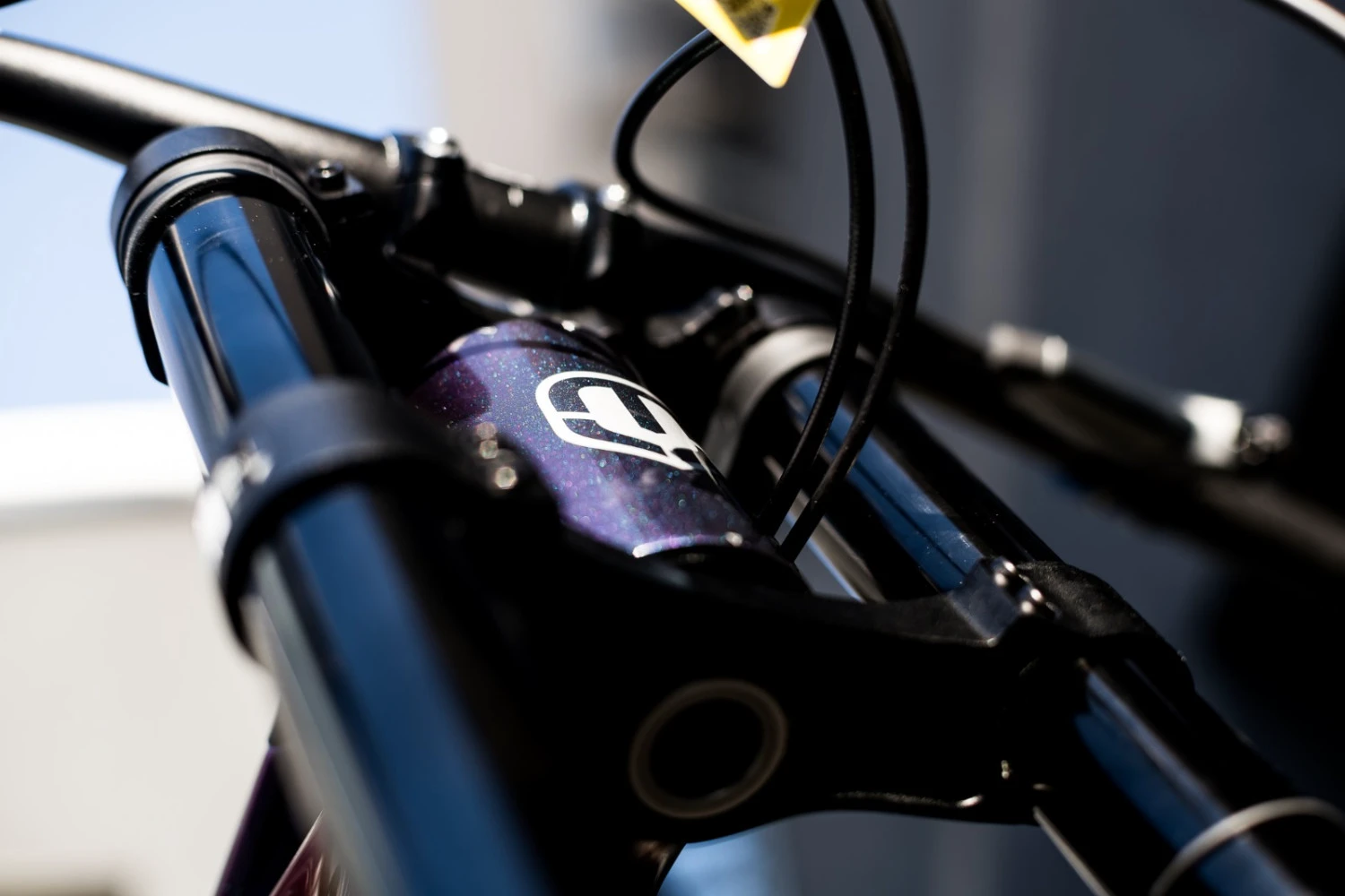 8. Bicicleta MTB Mondraker Summum R model 2024, noua