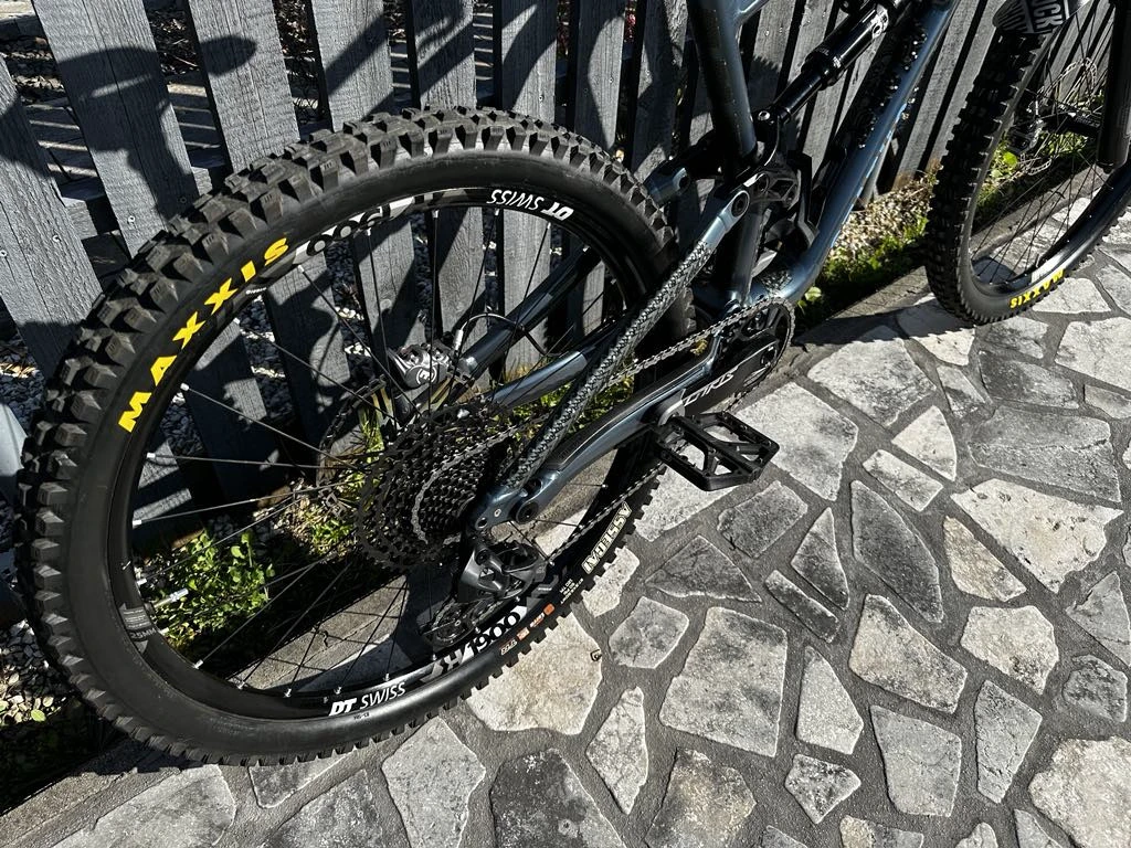 5. Bicicleta enduro - Specialized status 160 - Mullet bike - full custom