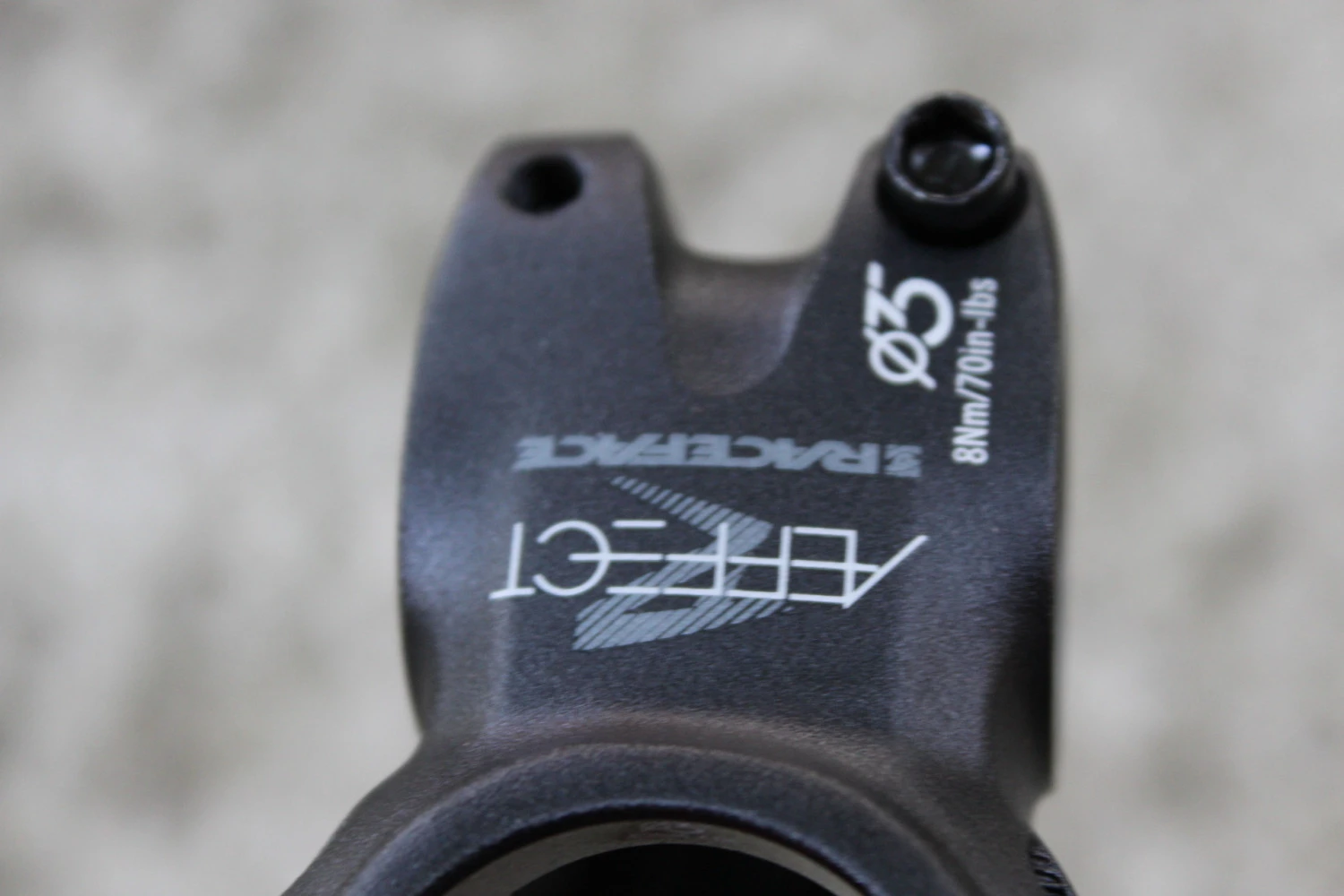 5. Race Face Aeffect R 35 pipa MTB 40mm lungime