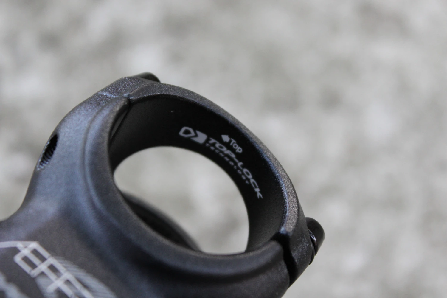 3. Race Face Aeffect R 35 pipa MTB 40mm lungime