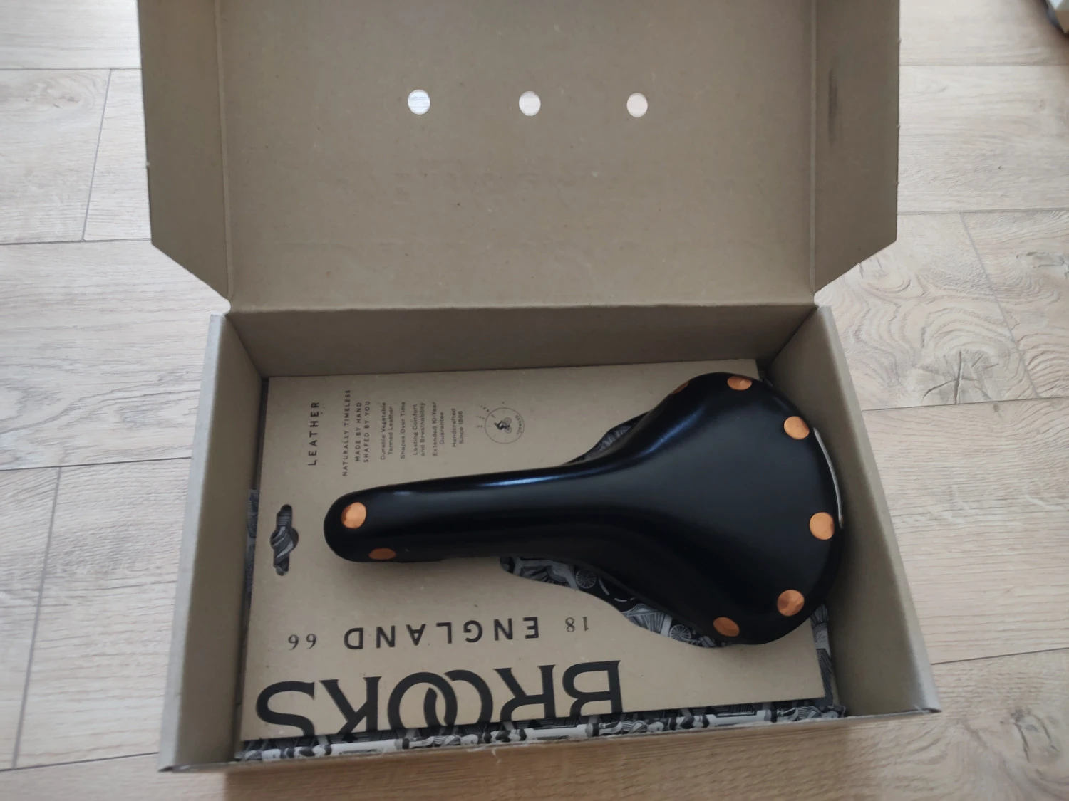 1. Brooks Swift piele, noua