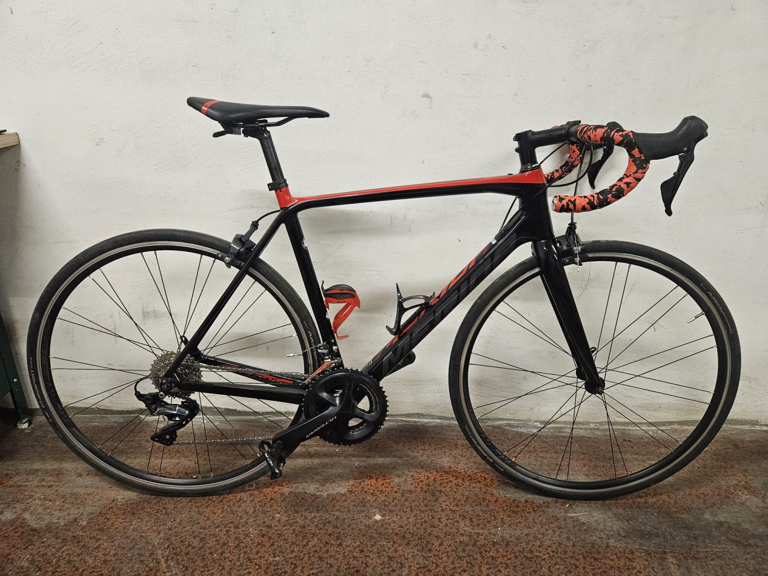 8. Vând cursieră Merida Sculptura 2020 Limited Edition