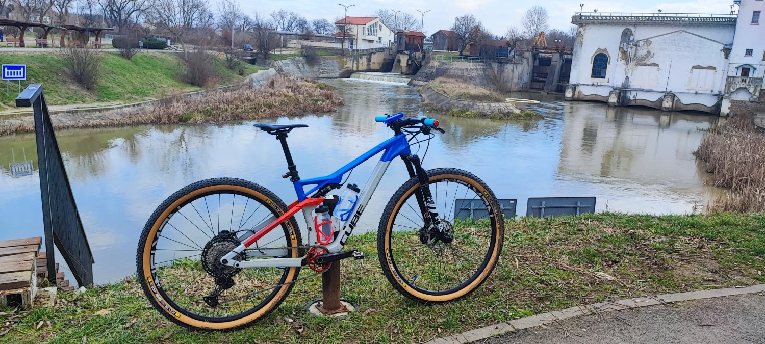 1. MTB Cube AMS 100 C:68 SL Teamline, marimea M