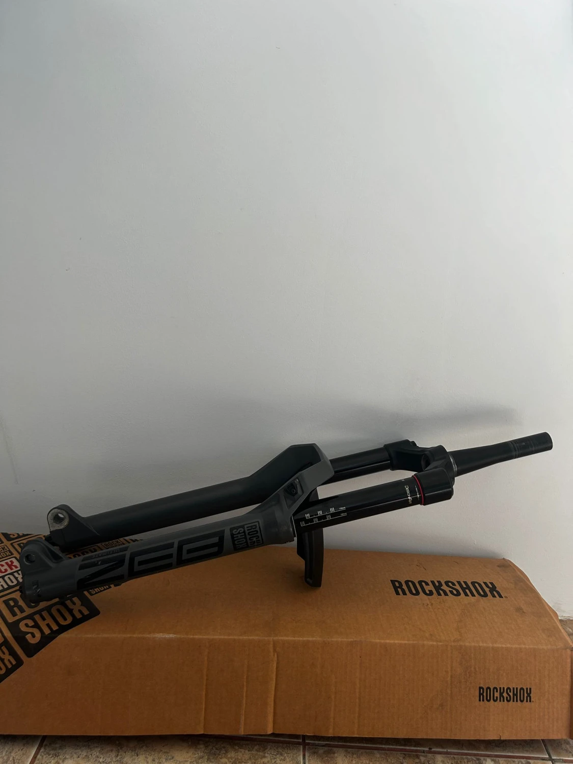 1. Furca RockShox Zeb Ultimate 29" 170mm, Boost