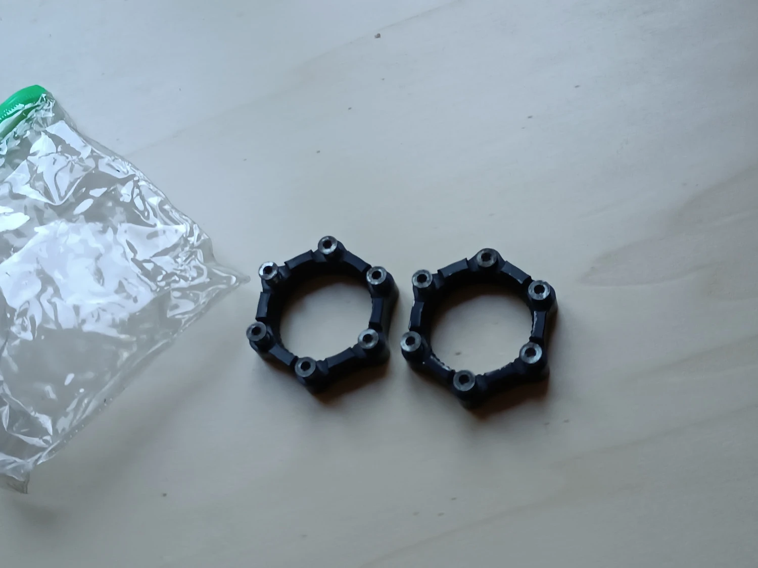1. Pereche de Adaptoare pentru Discuri-Butuci Roată Center Lock-Disc la 6 Șuruburi