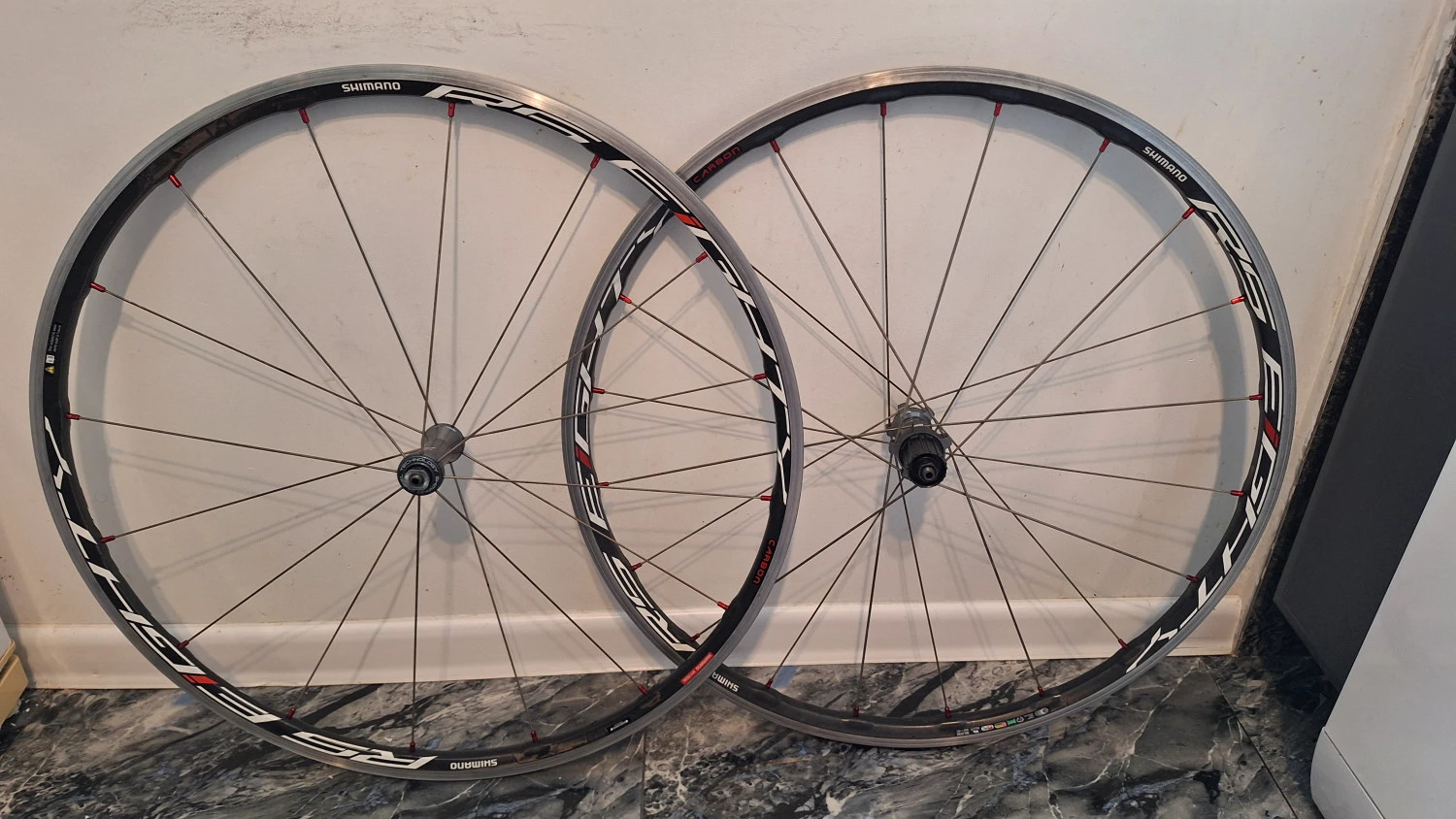 1. Roti sosea Shimano RS-80 carbon