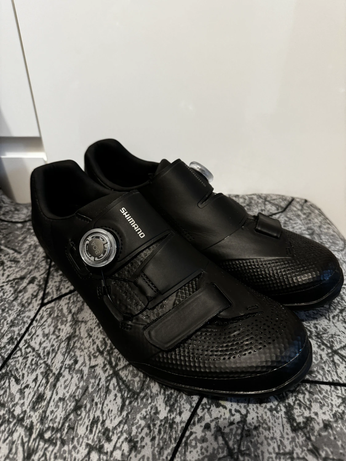 1. Pantofi ciclism Shimano SH-XC502, NOI