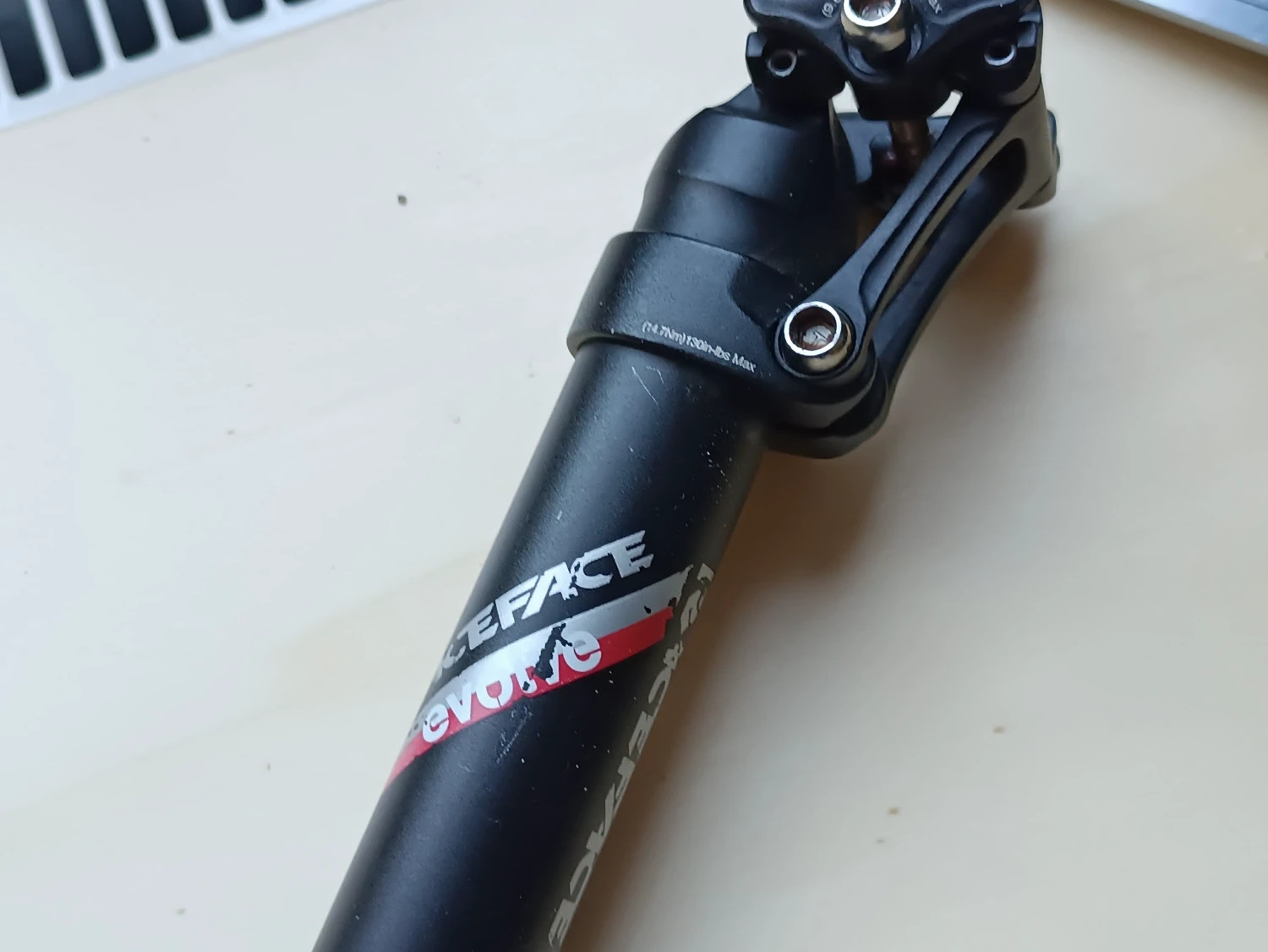 3. Tijă de Șa Race Face Evolve 30.9 - Utilizată