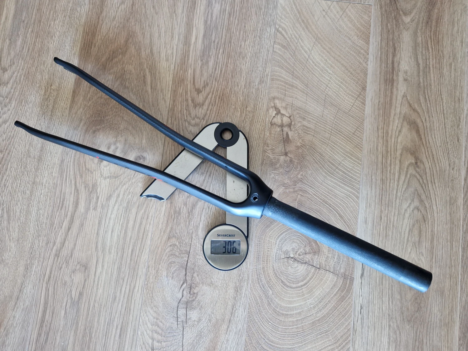 1. Furca full carbon 1 1/8