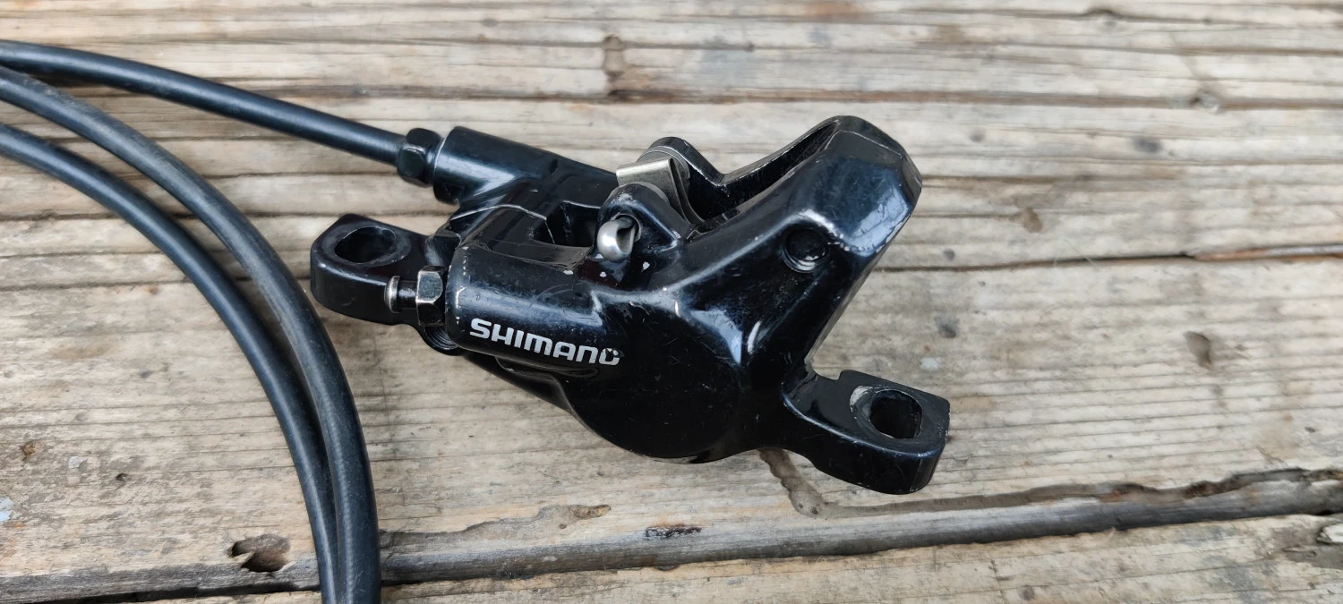 4. Frana spate Shimano Deore
