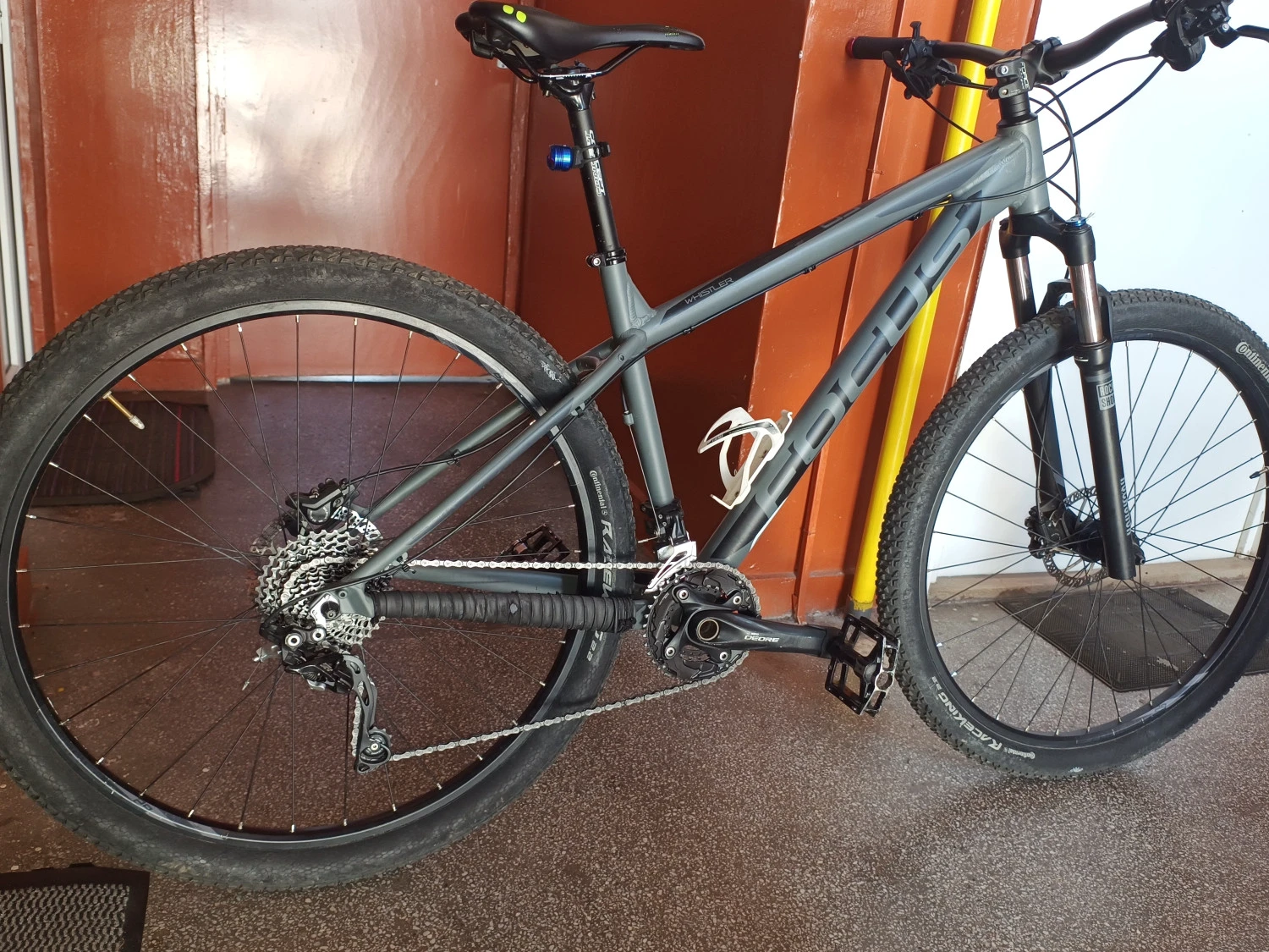 1. Vând MTB Focus Whistler Pro, roti 29, marime M