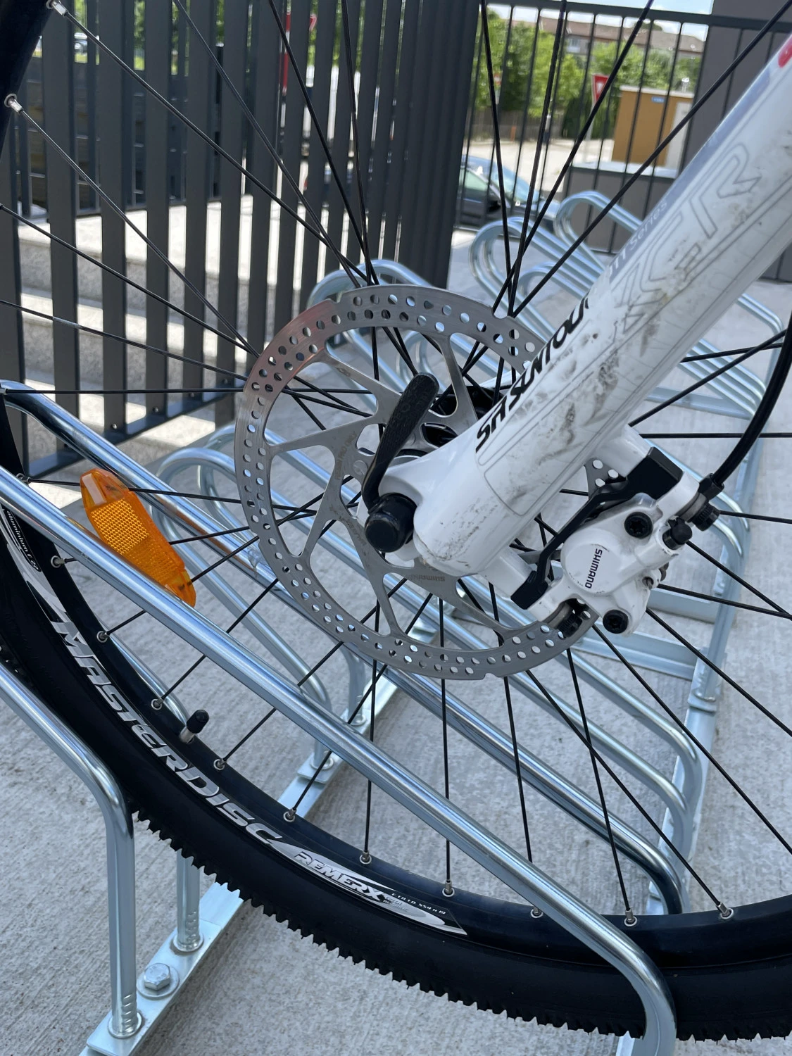 7. Vând bicicleta MTB