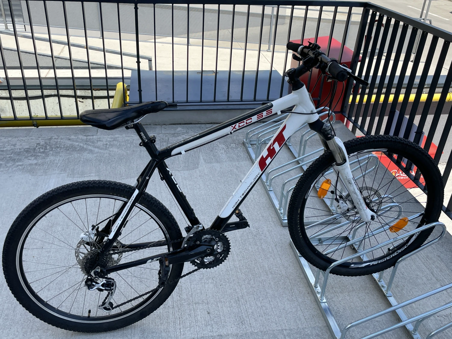 2. Vând bicicleta MTB