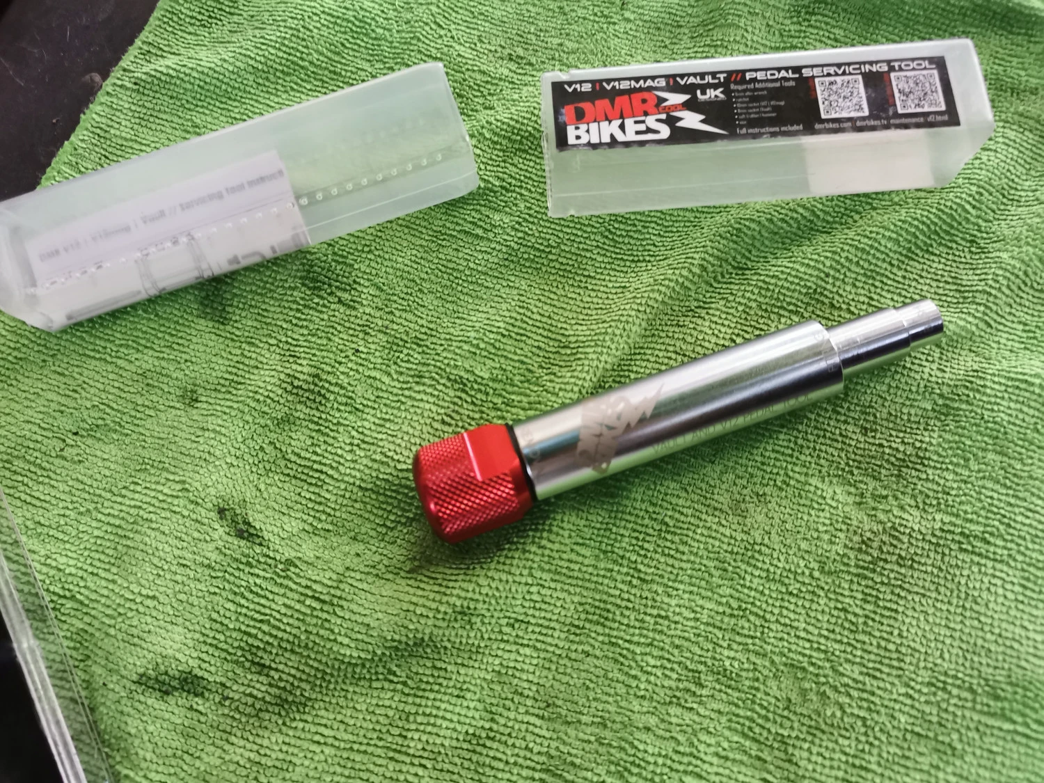 2. Unealta pentru service pedale DMR Vault / V12