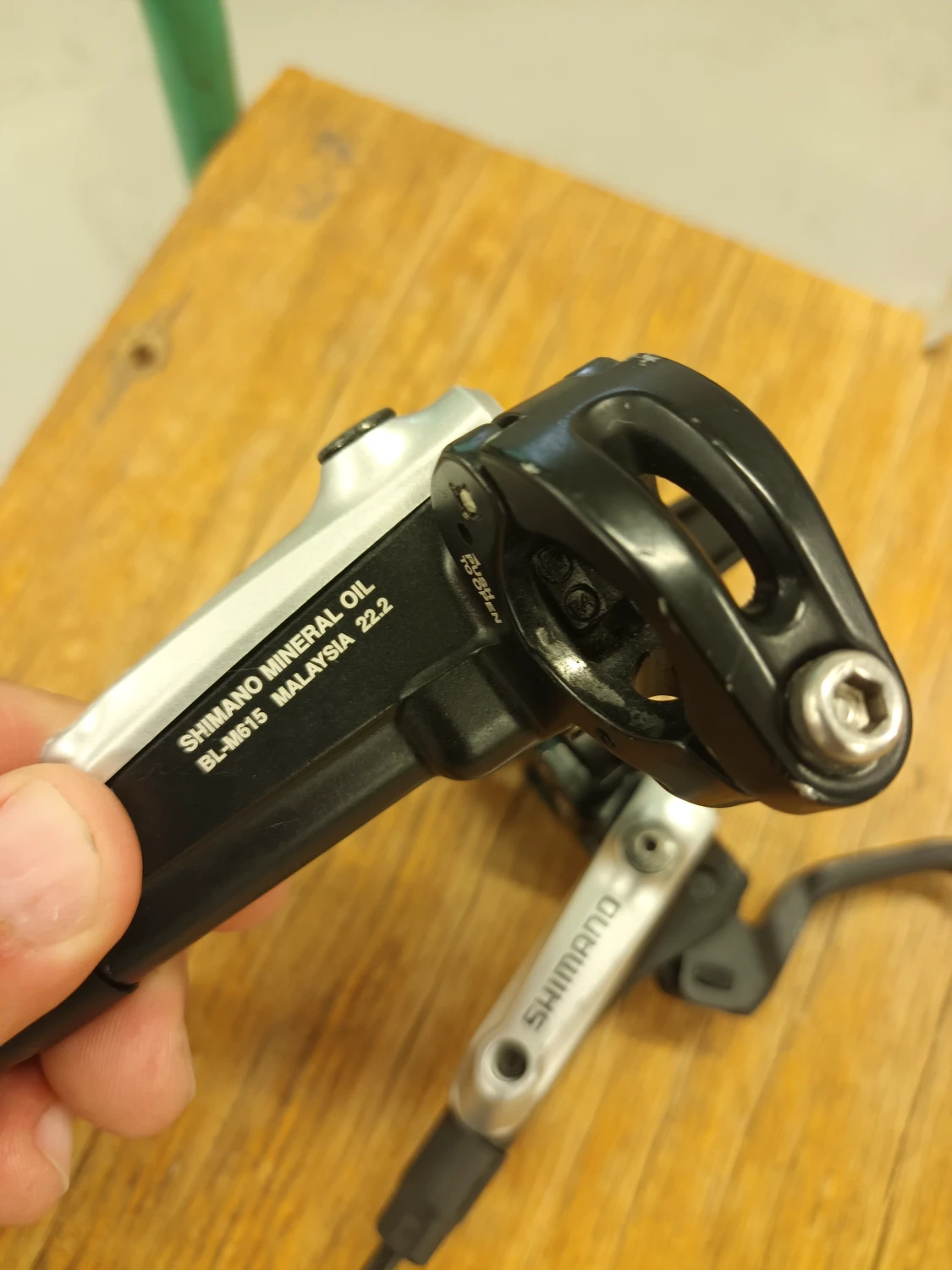 1. Vând frane Shimano Deore BL M615