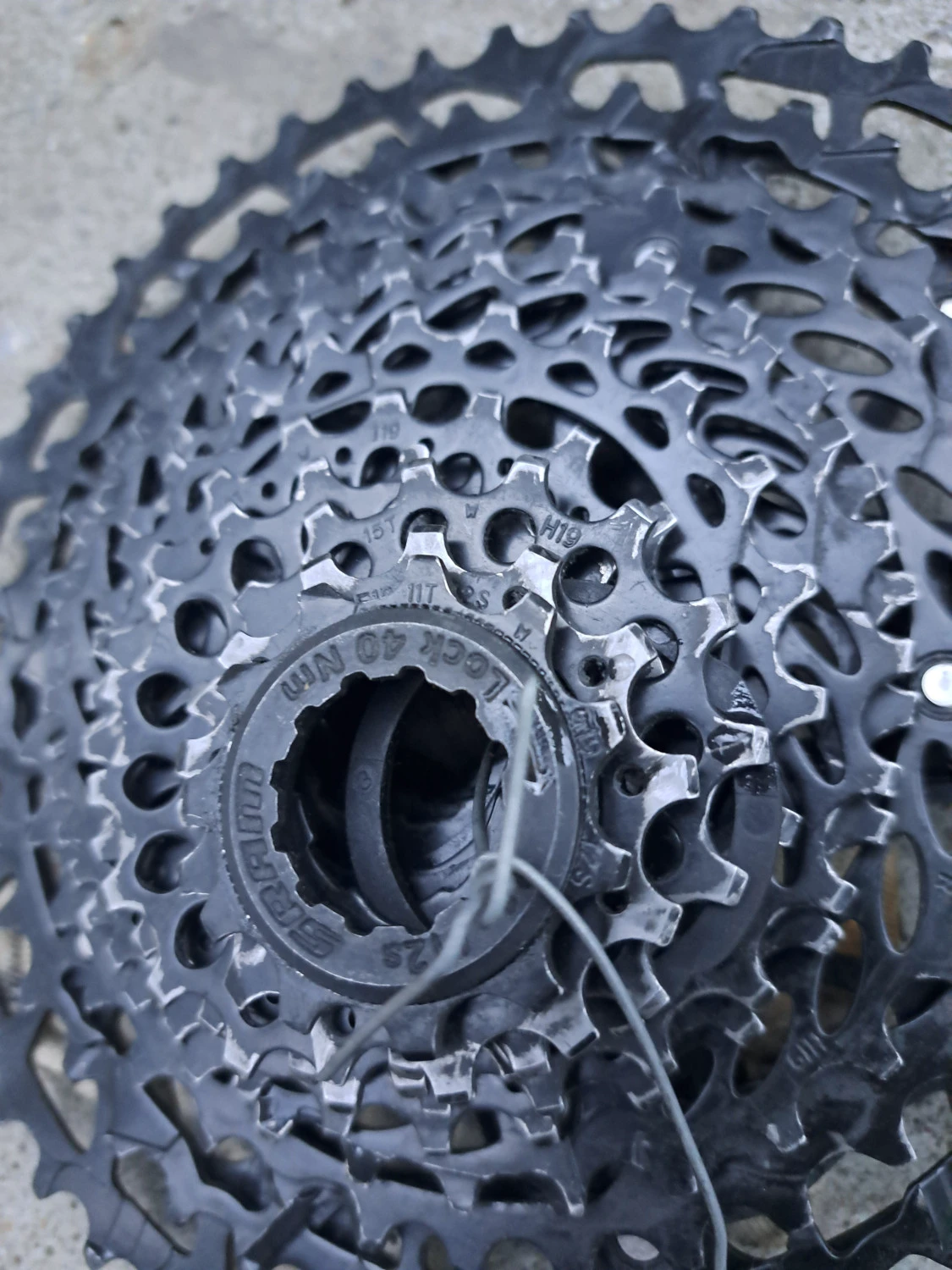 1. Pinioane Sram PG-1230 12 viteze