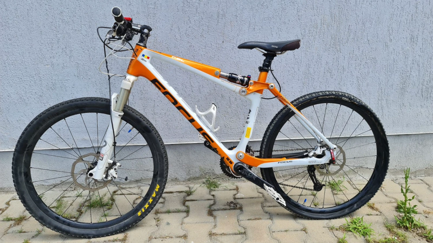 1. Competitionala MTB Focus FSL, cadru carbon, marime M