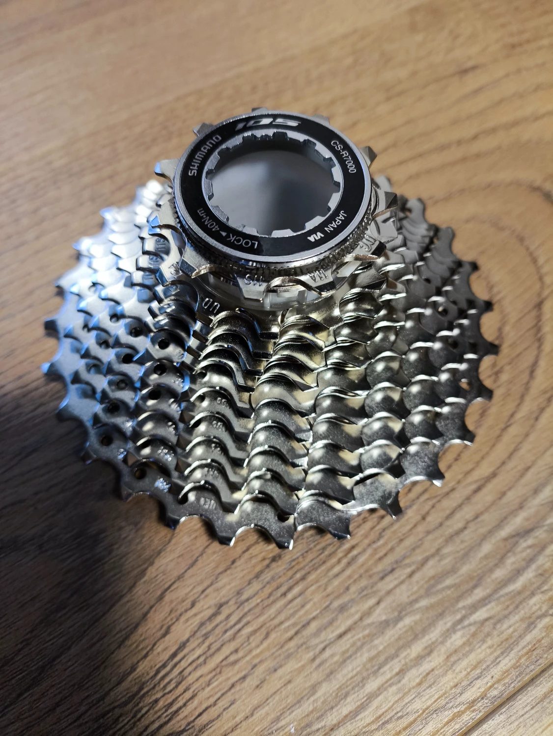 2. Pinioane Shimano 105 r7000 11-28t