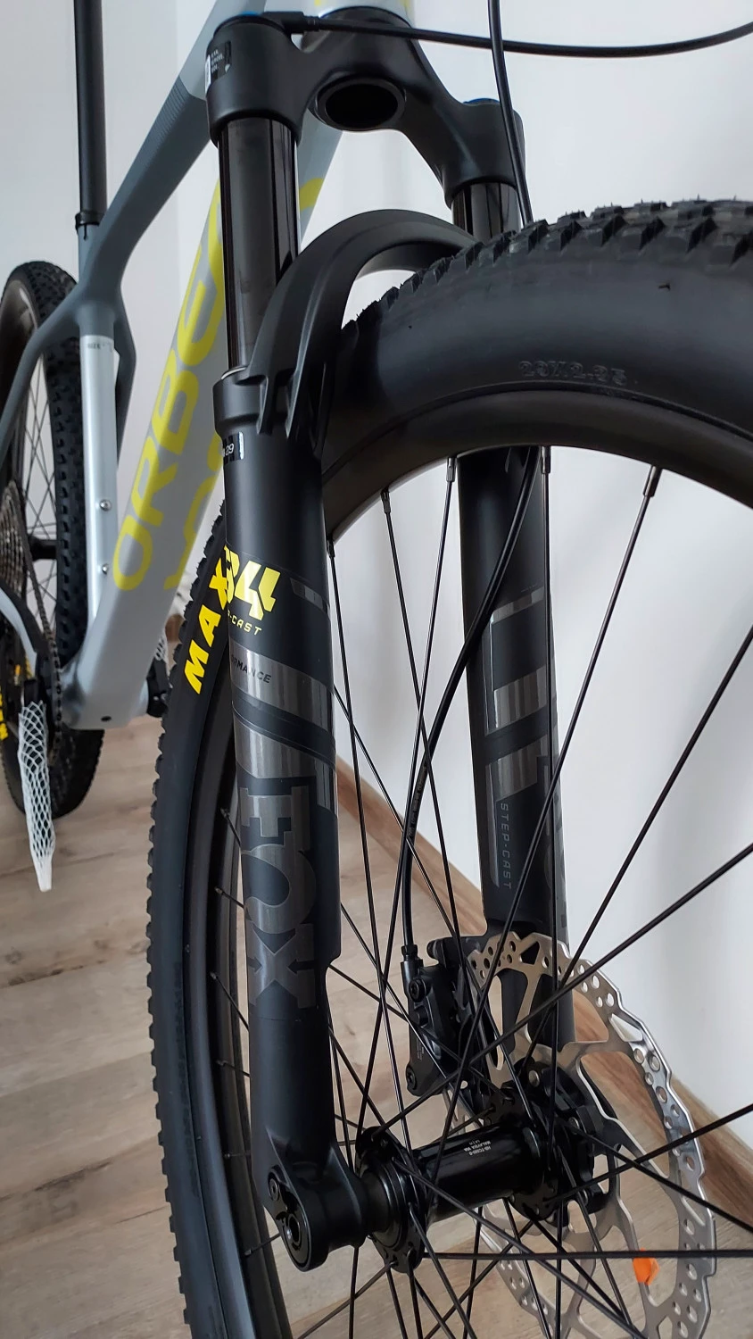 1. Orbea Alma M30 carbon