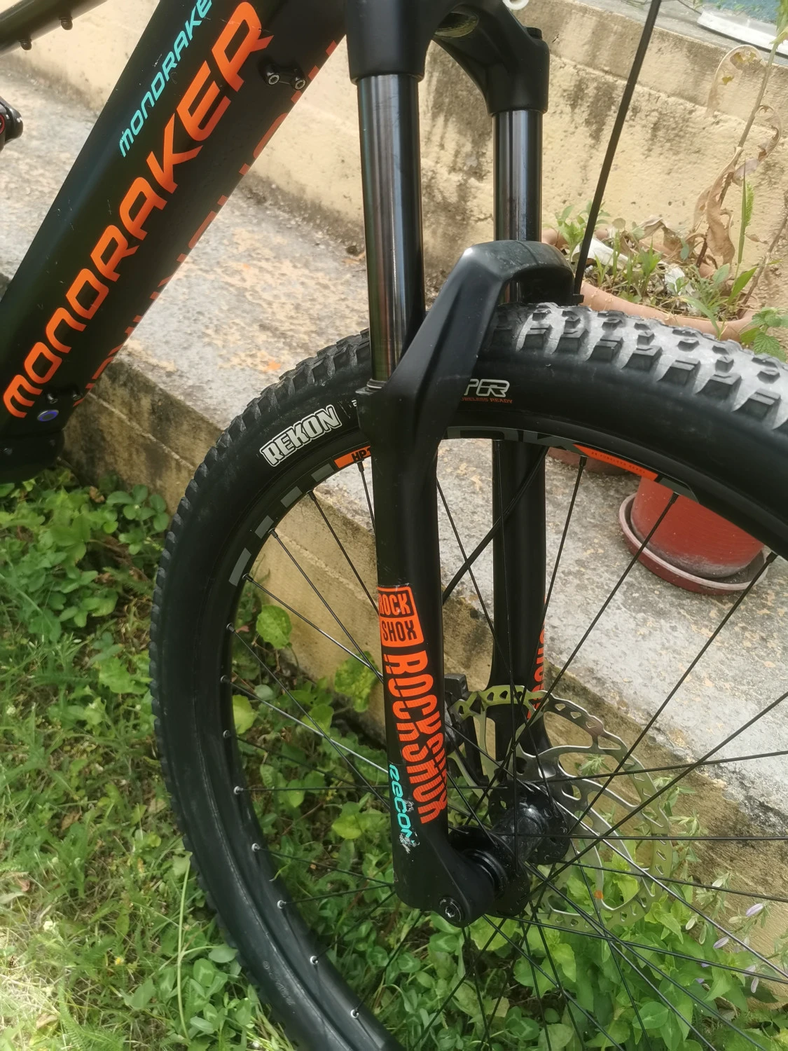 5. Vand bicicleta electrica mondraker dusk
