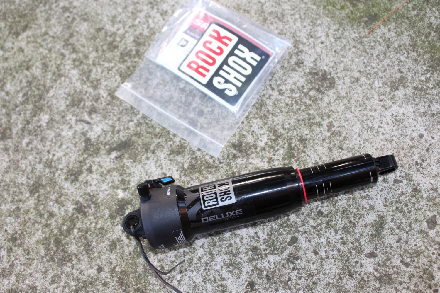 1. RockShox Deluxe Select+ RT DebonAir 230X60mm black - standard mount