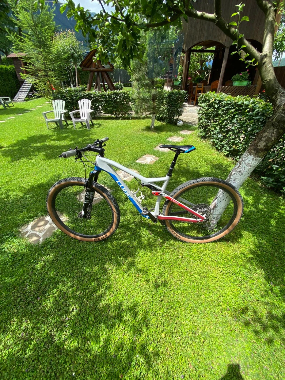 1. Vând bicicleta Cube AMS SL C68