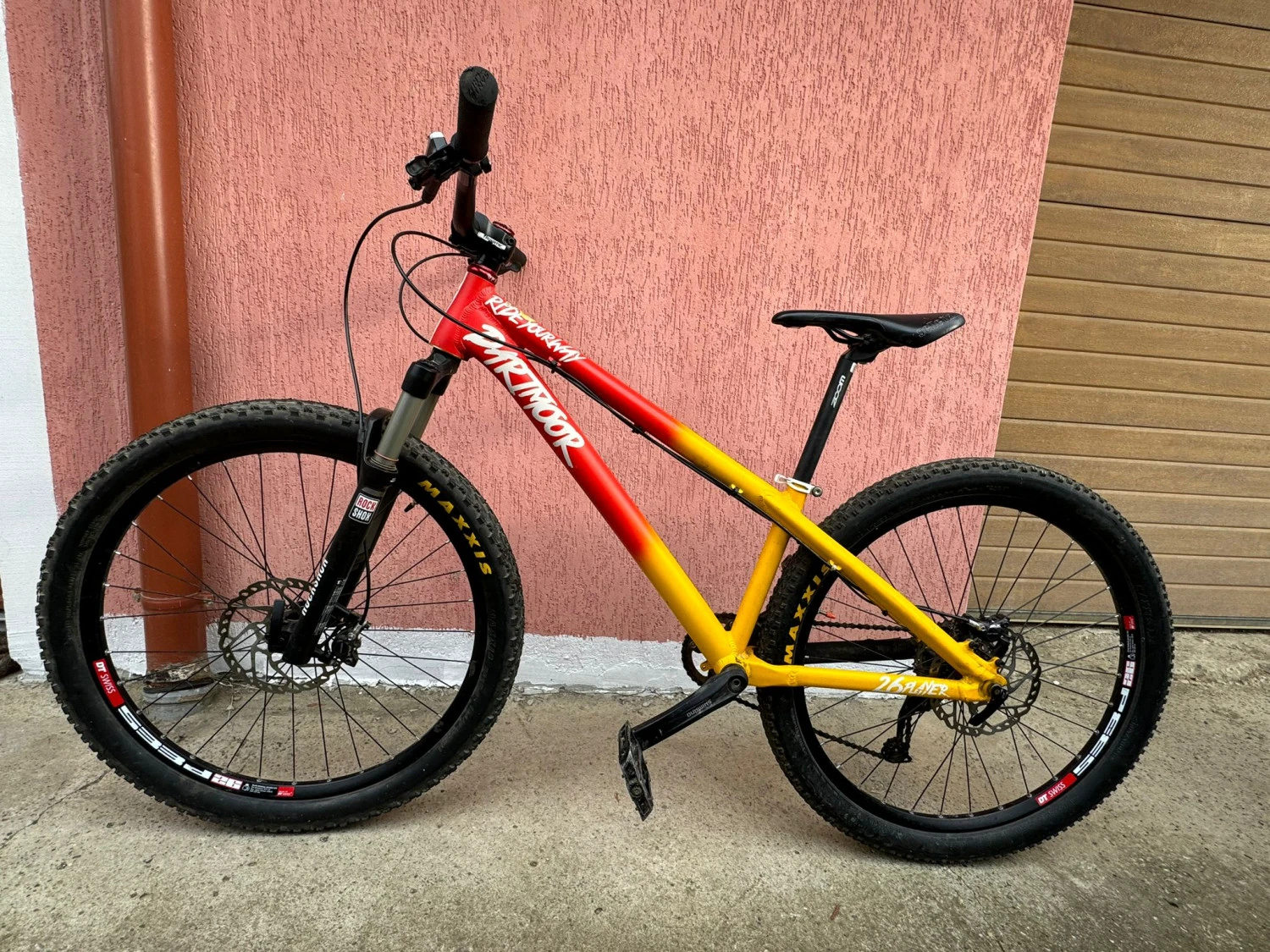 1. Bicicletă Dartmoor 26Player Miami Vice edition