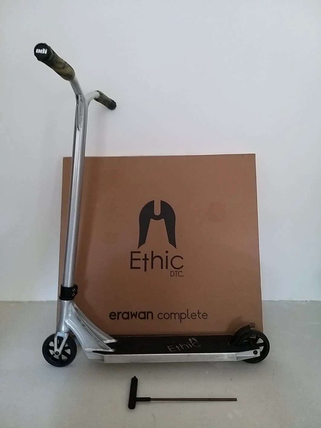 6. Trotineta Ethic DTC Erawan Brushed (aluminiu 6061 T6)